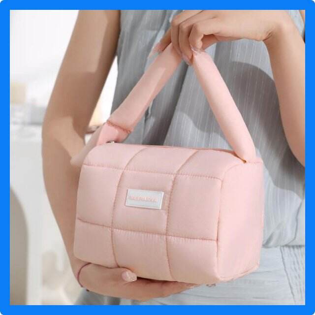 ما الذي يجعل حقائب المكياج الجلدية للسفر مميزة؟