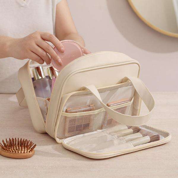 What to look for when purchasing a travel makeup pouch