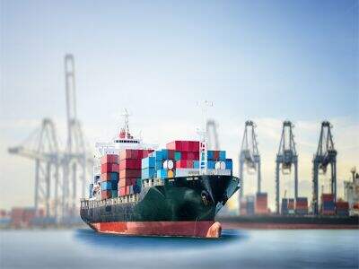 Navigating the Complexities of Exporting and Importing with Air and Sea Freight Services