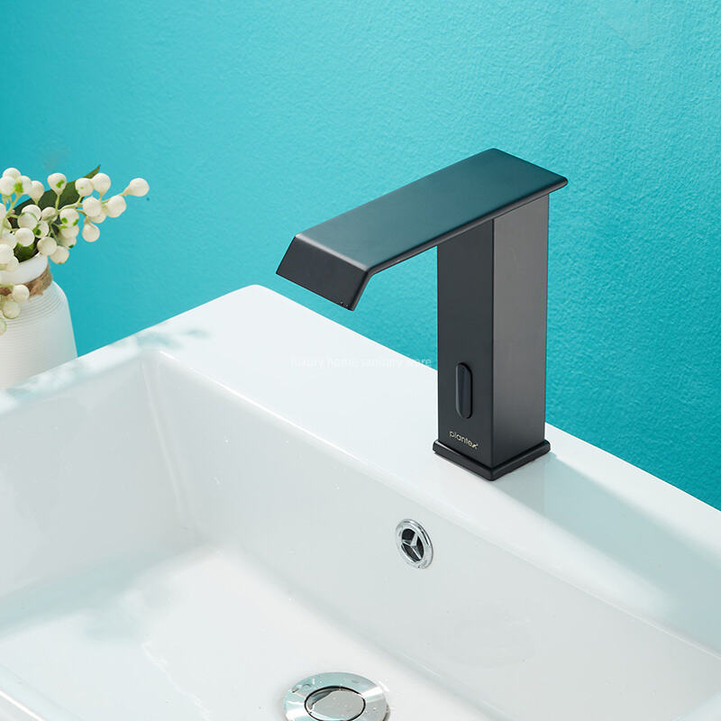 Hot-selling Modern Luxury Single Lever Nozzle Faucet Induction Quartet Short-black Non-touch Induction Faucet supplier