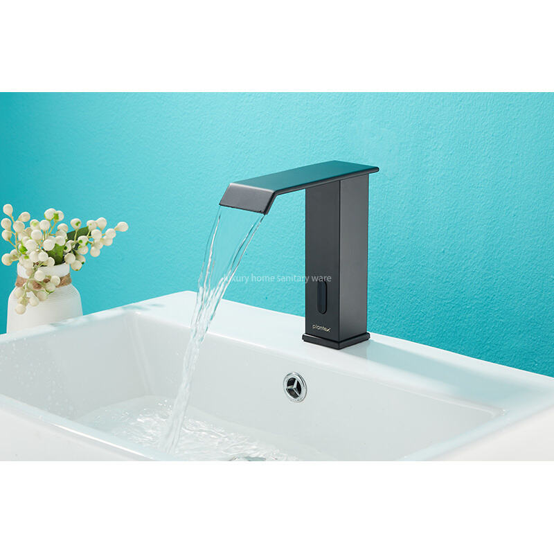 Hot-selling Modern Luxury Single Lever Nozzle Faucet Induction Quartet Short-black Non-touch Induction Faucet manufacture