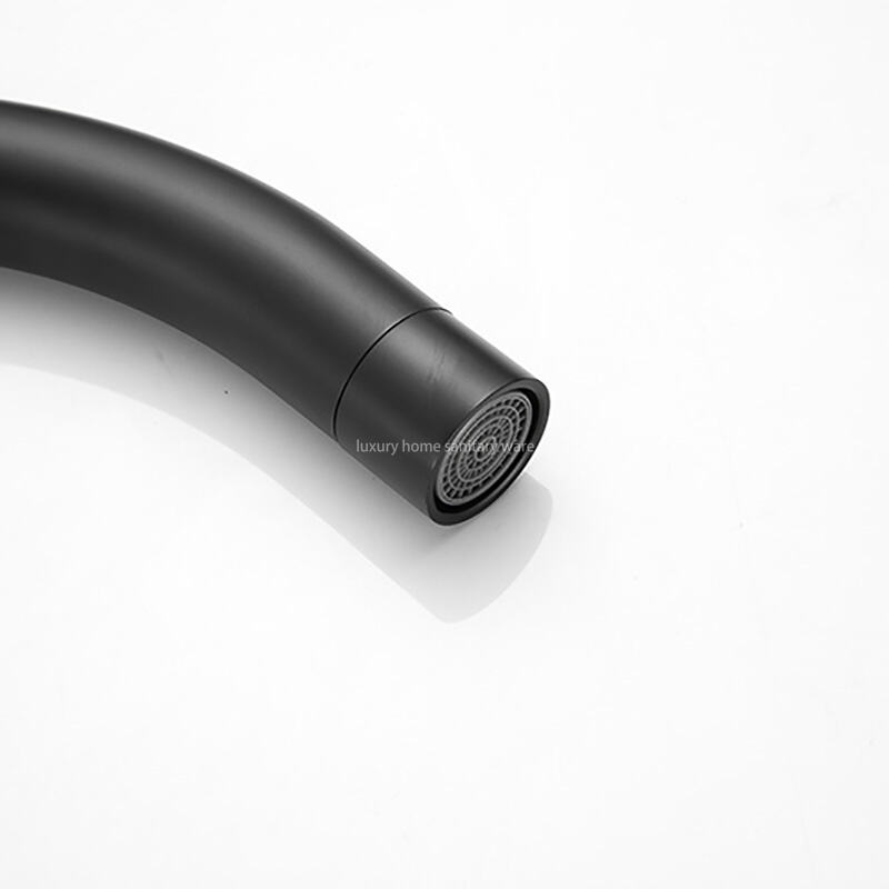 Factory Direct Simple Black Freestanding Bathtub Shower Mixer Floor Stand Bathtub Faucet Set Bathroom Faucet manufacture