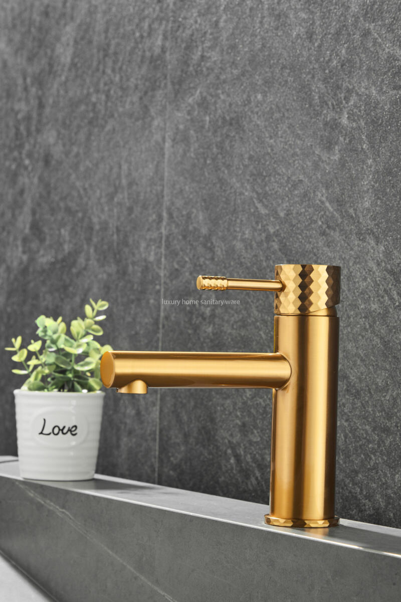 Hot Luxury Home New Bathroom Bidet Faucet Basin Short Straight Mouth-carved Handle-brushed Gold details