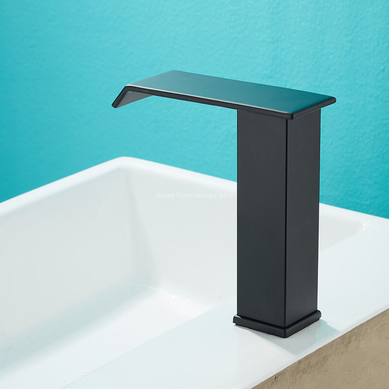 Hot-selling Modern Luxury Single Lever Nozzle Faucet Induction Quartet Short-black Non-touch Induction Faucet manufacture