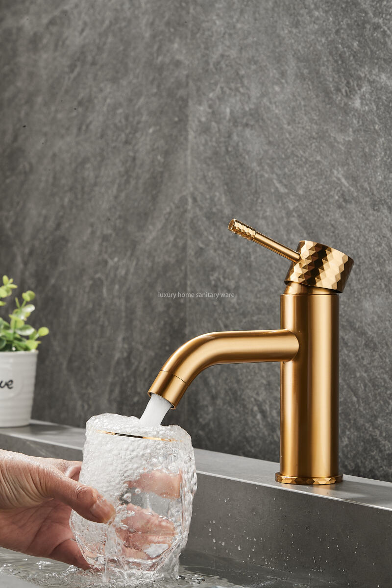 2025 Hot-selling Basin with Low Curved Mouth-carved Handle-brushed Gold Single-handle Washbasin Faucet manufacture