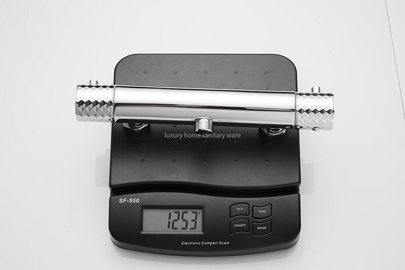 New Advanced Bathtub Shower Set Bathroom Faucet Brush Shower Mixer Constant Temperature Bathtub Shower Faucet manufacture