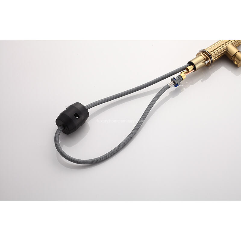 Modern Style Kitchen Faucet, Single Handle High Quality Kitchen Sink Faucet with Pull-down Sprayer supplier