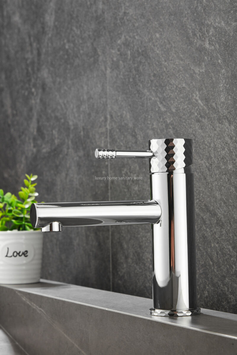 Hot-selling Basin with Short Straight Mouth-carved Handle-electroplating Bathroom Basin Faucet details