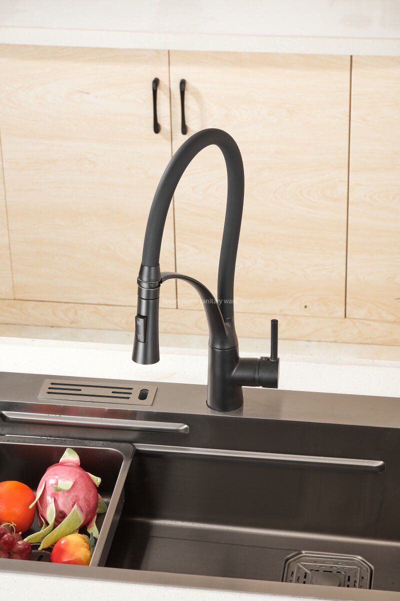Best-selling Modern Simple Leather Tube Tee-black Kitchen Faucet Pull Mixer Sink Faucet Single Handle Deck Installation Ceramics factory
