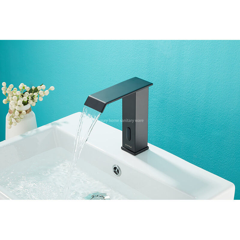 Hot-selling Modern Luxury Single Lever Nozzle Faucet Induction Quartet Short-black Non-touch Induction Faucet factory