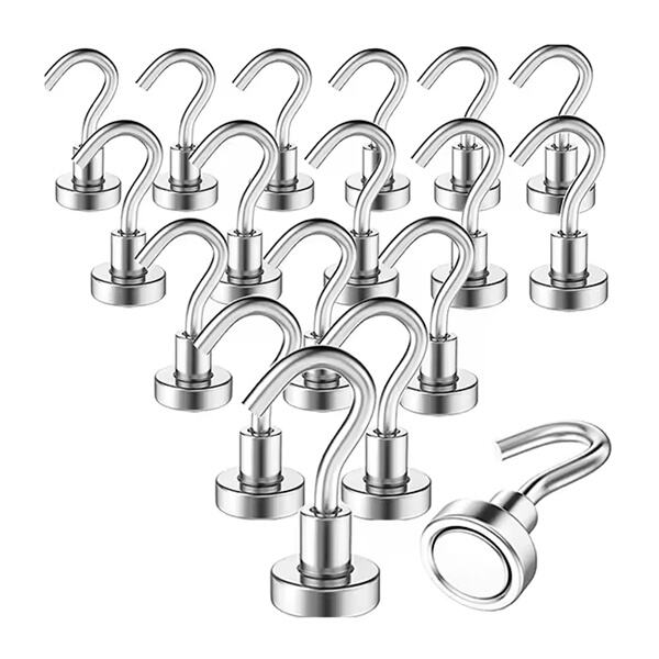 Ensure nothing gets misplaced while sailing with convenient magnetic hooks for your cruise ship.