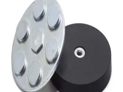 Flexible rubber coated magnets grip uneven metal securely