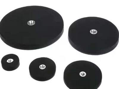 Nam châm nhỏ gọn phù hợp với bề mặt lắp đặt phẳng hoặc cong