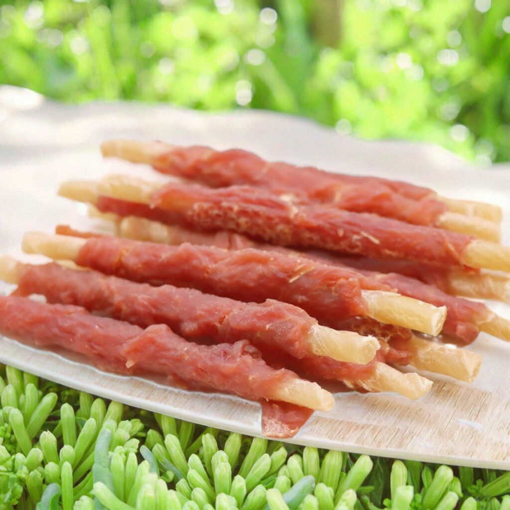 Organic Duck Flavor Cowhide Raw Skin Sticks Healthy Puppy Training Teeth Grinding Treats for Dogs factory