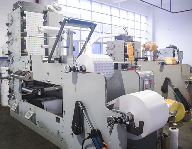 Custom Size Blank Continuous High Gloss Matt Synthetic Adhesive Paper Inkjet Label Roll 102mm 216mm Inkjet Sticker supplier