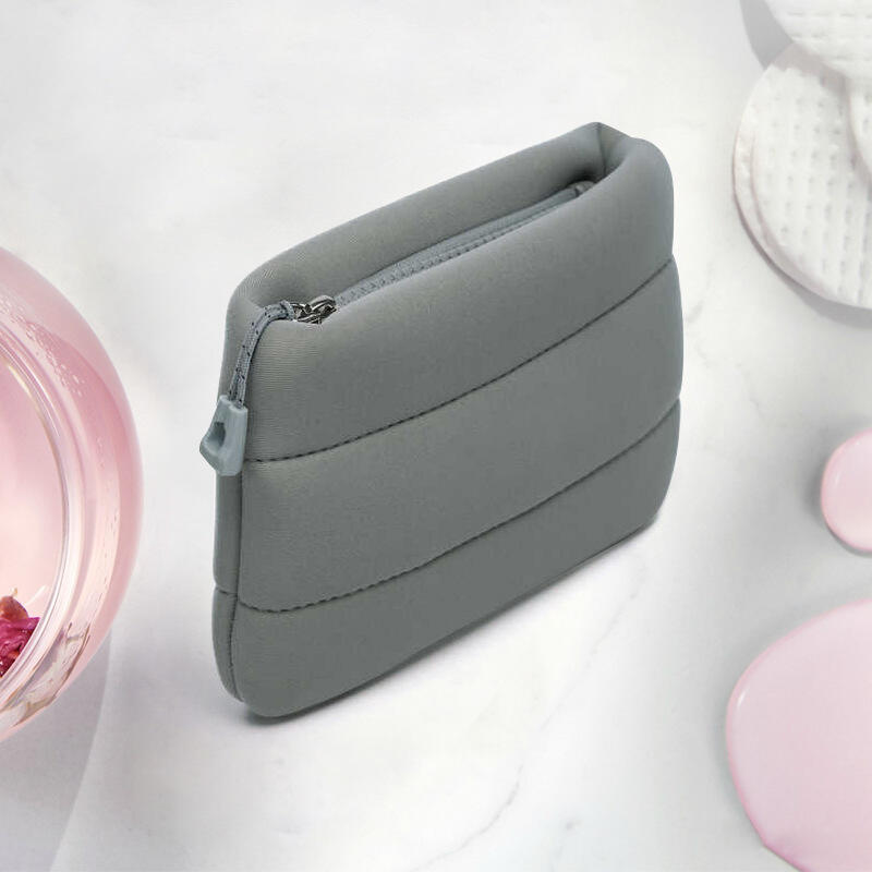 Wholesale Portable Eco Friendly Neoprene Pouch Makeup Cosmetic Bag With Custom Logo factory
