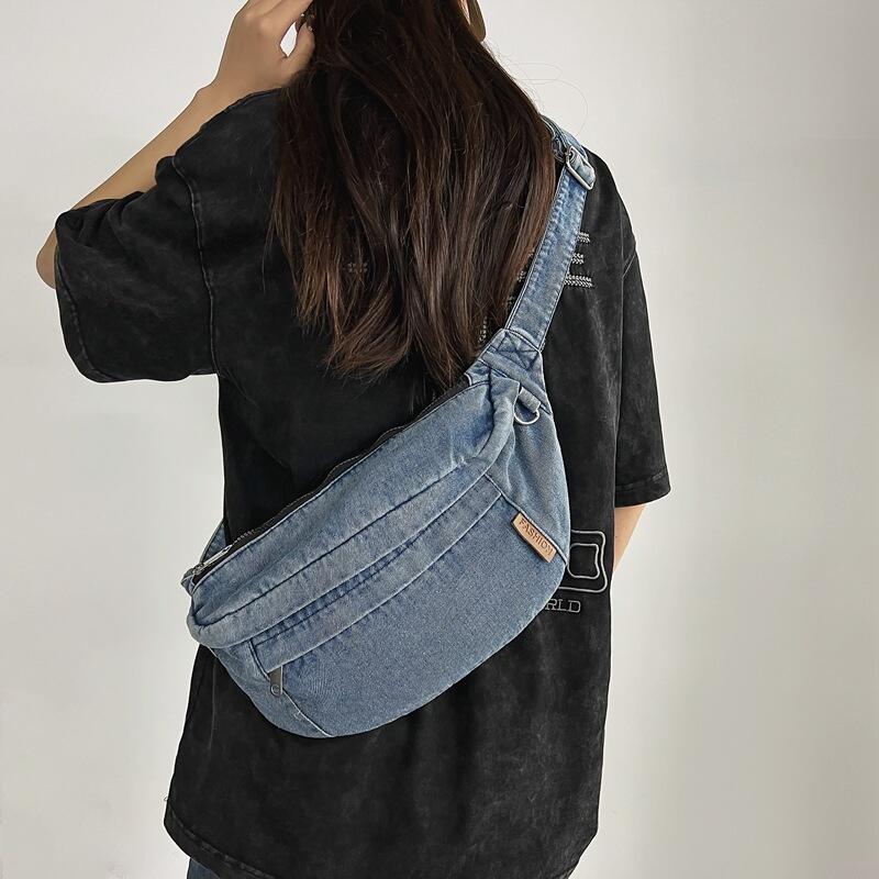 Wholesale Denim Sling Bag Fanny Pack Women's Washed Jeans Bum Bag Fashion Design Denim Crossbody Bag Purse manufacture