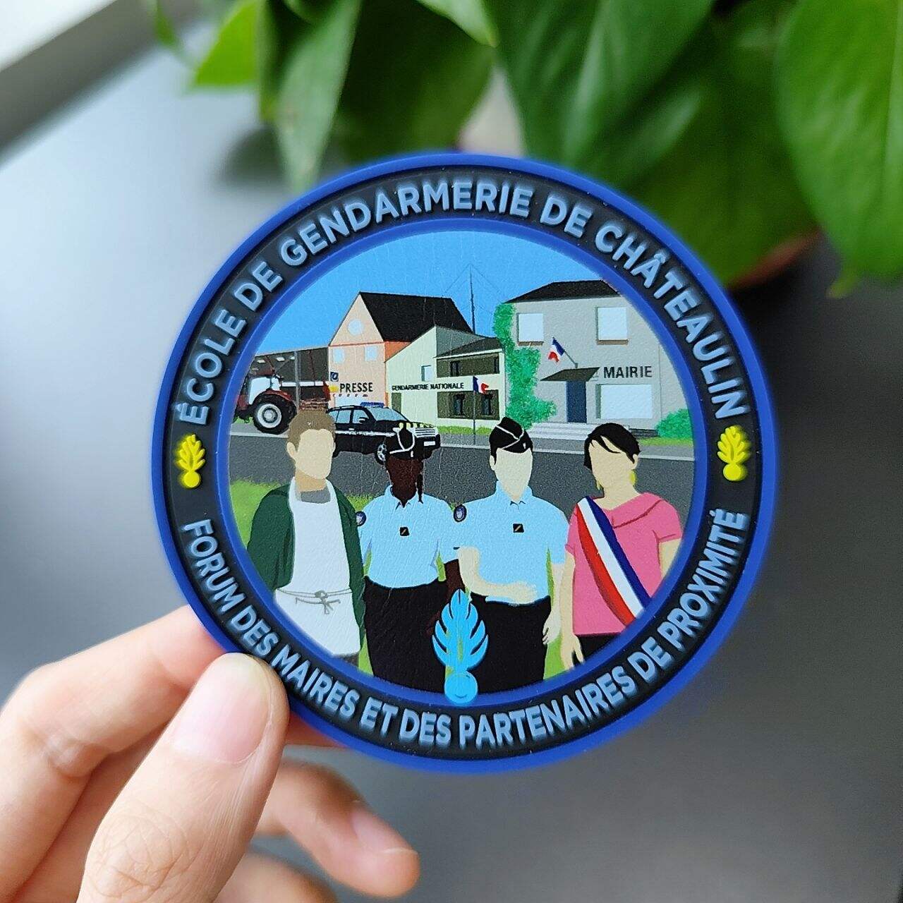 Cuir Uigeacht le Do Dhearthaí le Paistí Rubair Cabhraithe