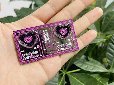 Kaip emalinės segtukai tapo mados tendencija ir kolekciniais daiktais