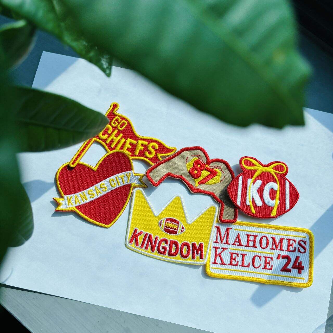 Lege deine Kreativität mit maßgeschneiderten Stickpatches frei