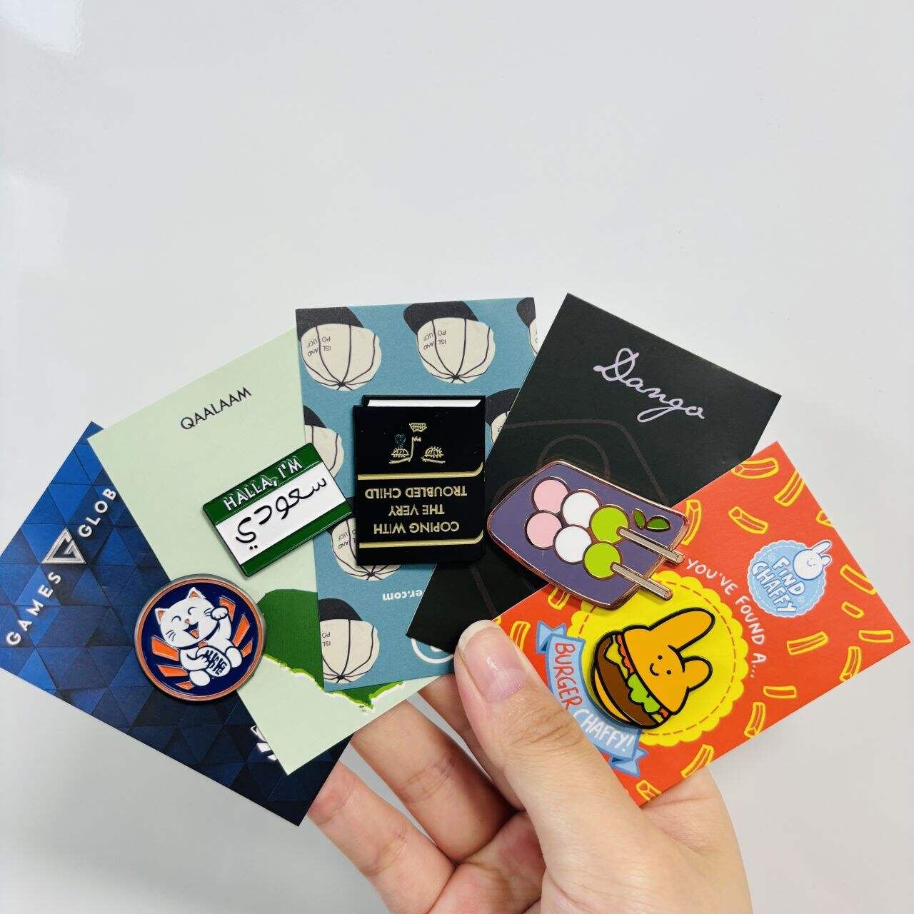 Dari klasik hingga modern, pin enamel Disney kami memenuhi kebutuhanmu