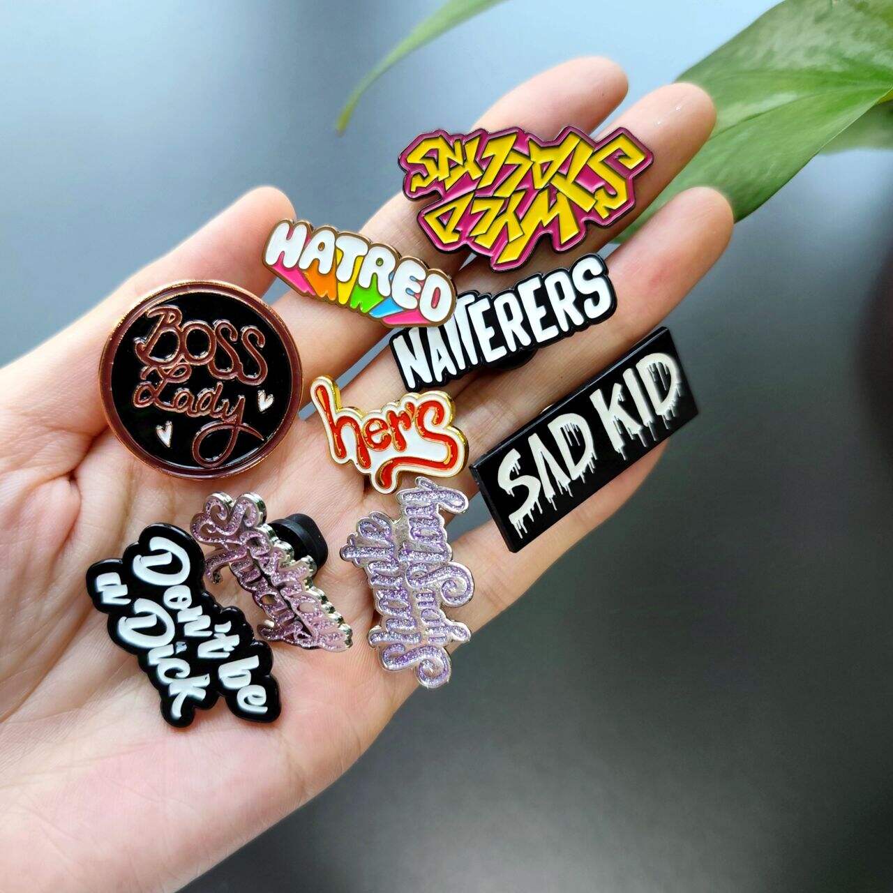 Bisnis di Balik Pabrik Pin Enamel.