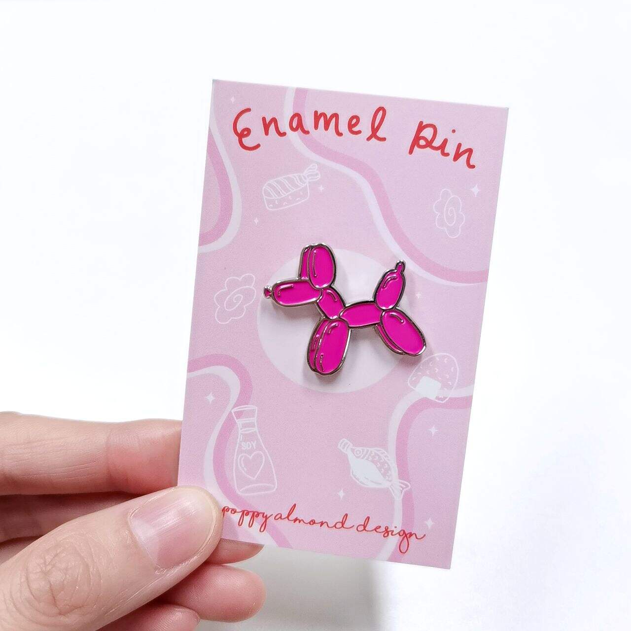 Bagikan cinta Anda pada Disney dengan koleksi pin enamel yang fleksibel