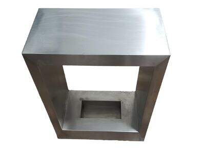 Aluminum CNC Machining or Stainless Steel: Material Guide for Engineers
