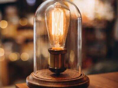 The Intuitive Control of Touch-Sensitive Bedside Table Lamps
