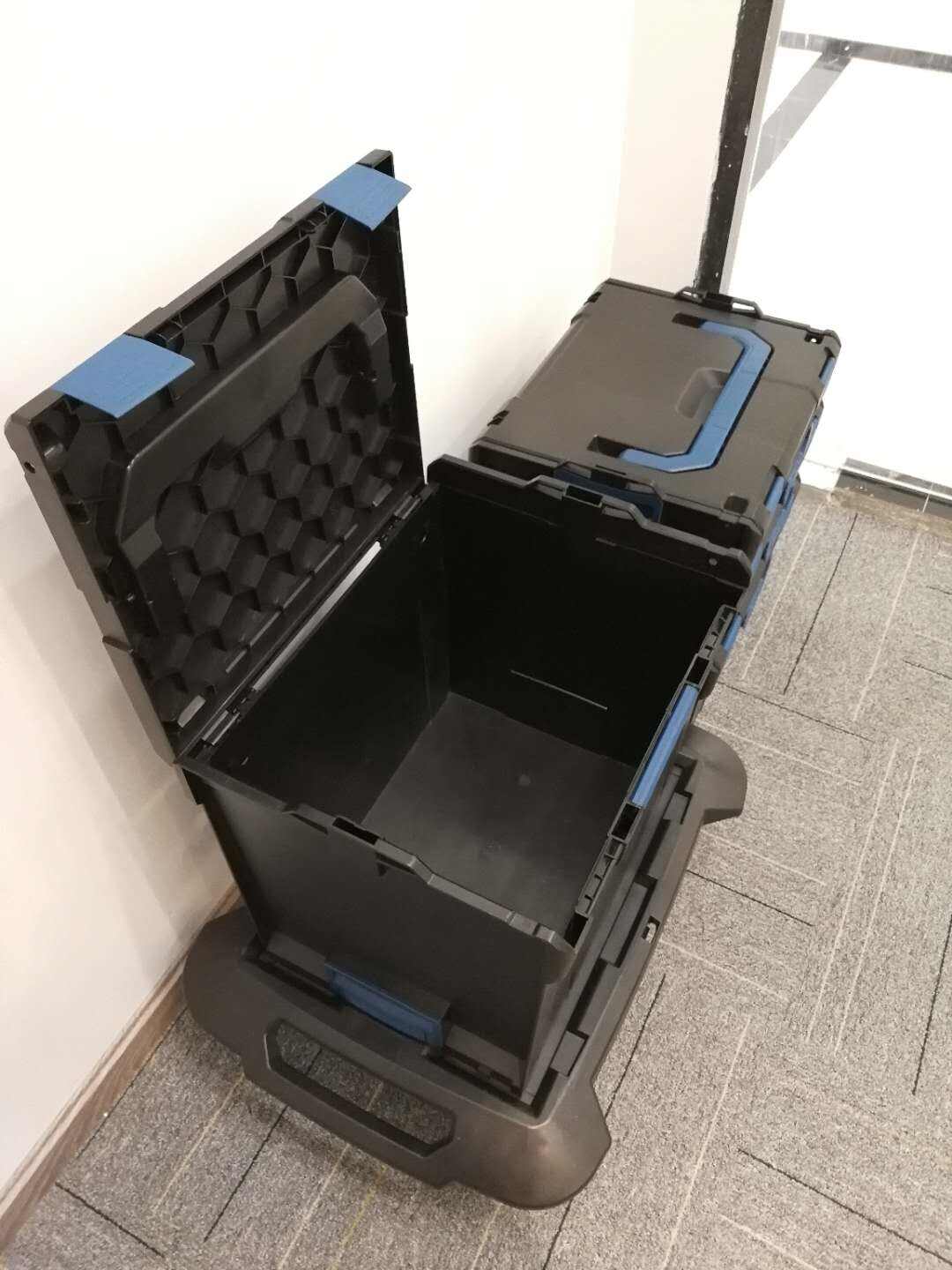 Durable Waterproof Stackable System Portable Scroll Memory 25.5-Inch Plastic Toolbox with Wheels for Indoor Outdoor Use details