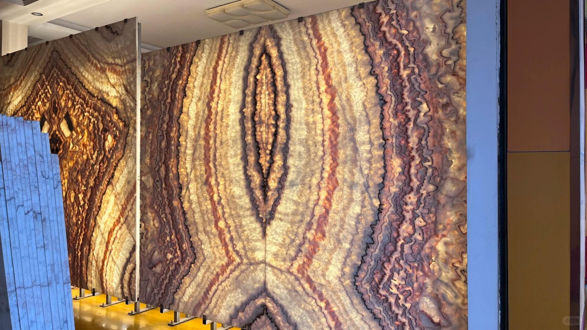 Natural Litchi Patterned Marble and Translucent Backlit Yellow Onyx for Interior Wall and Background Wall Decoration supplier
