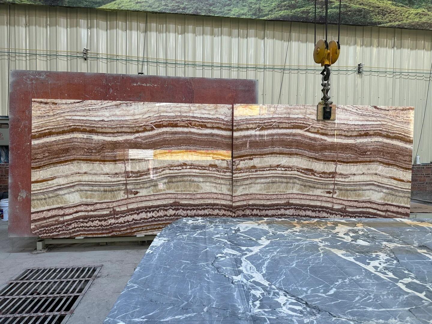Natural Litchi Patterned Marble and Translucent Backlit Yellow Onyx for Interior Wall and Background Wall Decoration factory