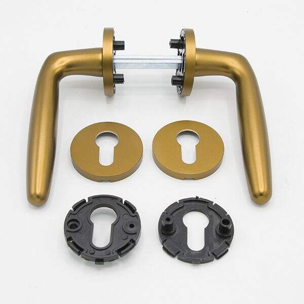  helposti asennettavat ovenkahvarouheet nopeaan kodin uudistukseen