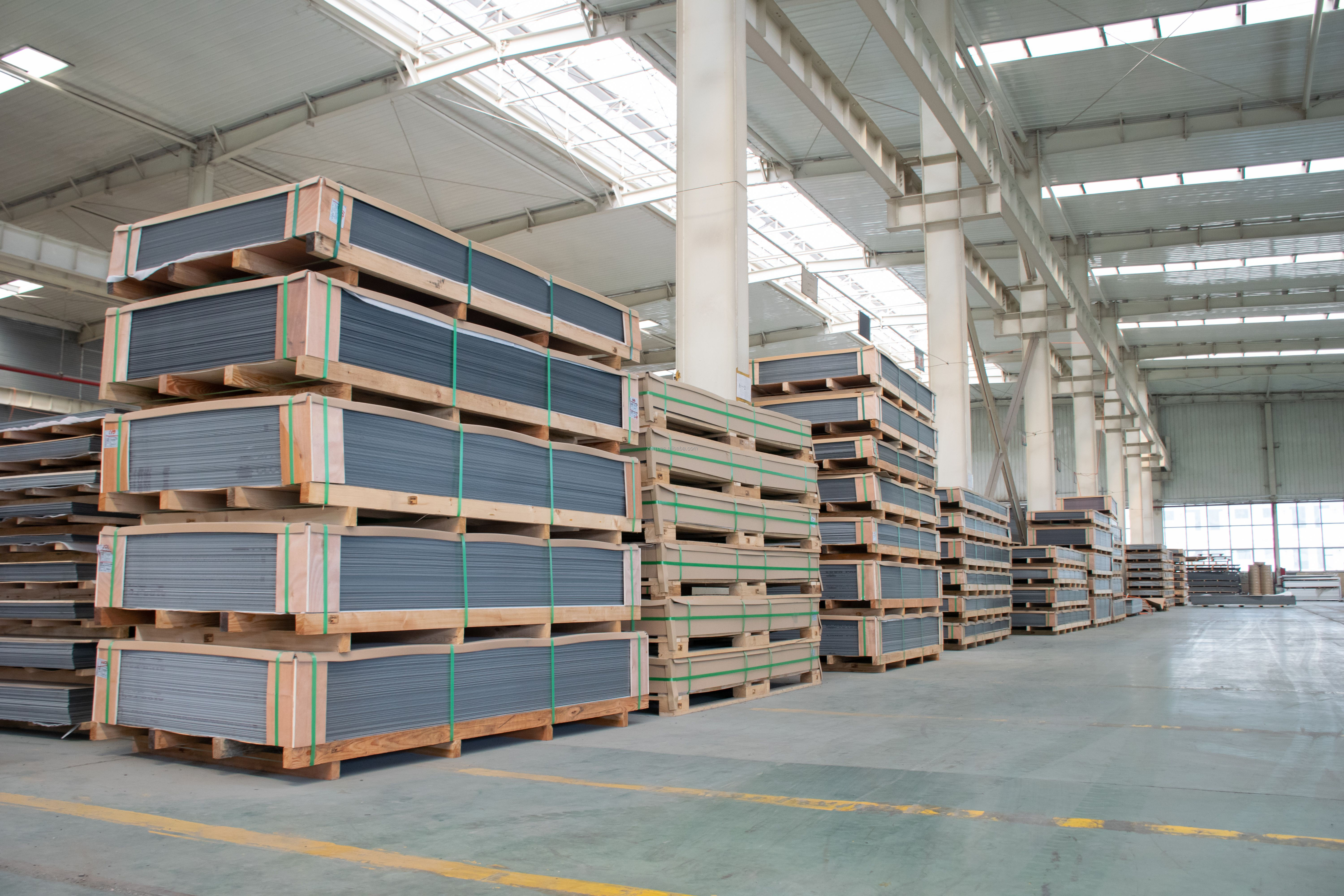 Modern Aluminum Veneer Curtain Wall Exterior Door Head and Plate with Anti-Scratch Finish 1.5-3.0mm Thick factory