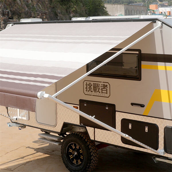 Profitez du plein air avec élégance grâce à une véranda de remorque personnalisable