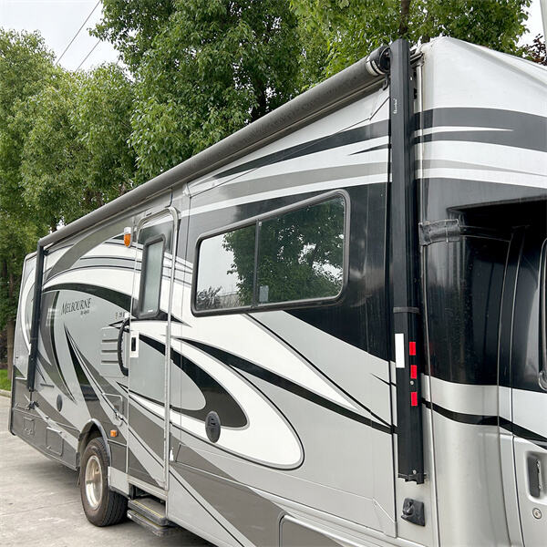 Simplifiez vos aventures en plein air avec une tonnelle électrique pour camping-car