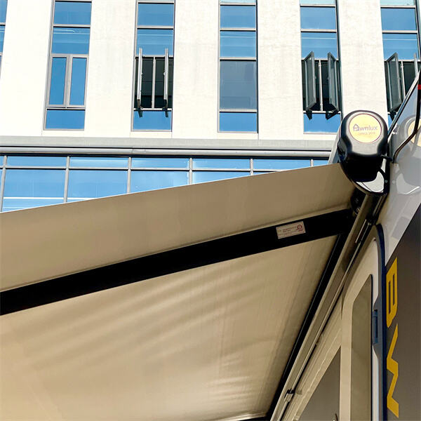 Découvrez le confort et le luxe d'un auvent pour camping-car lors de votre prochaine aventure