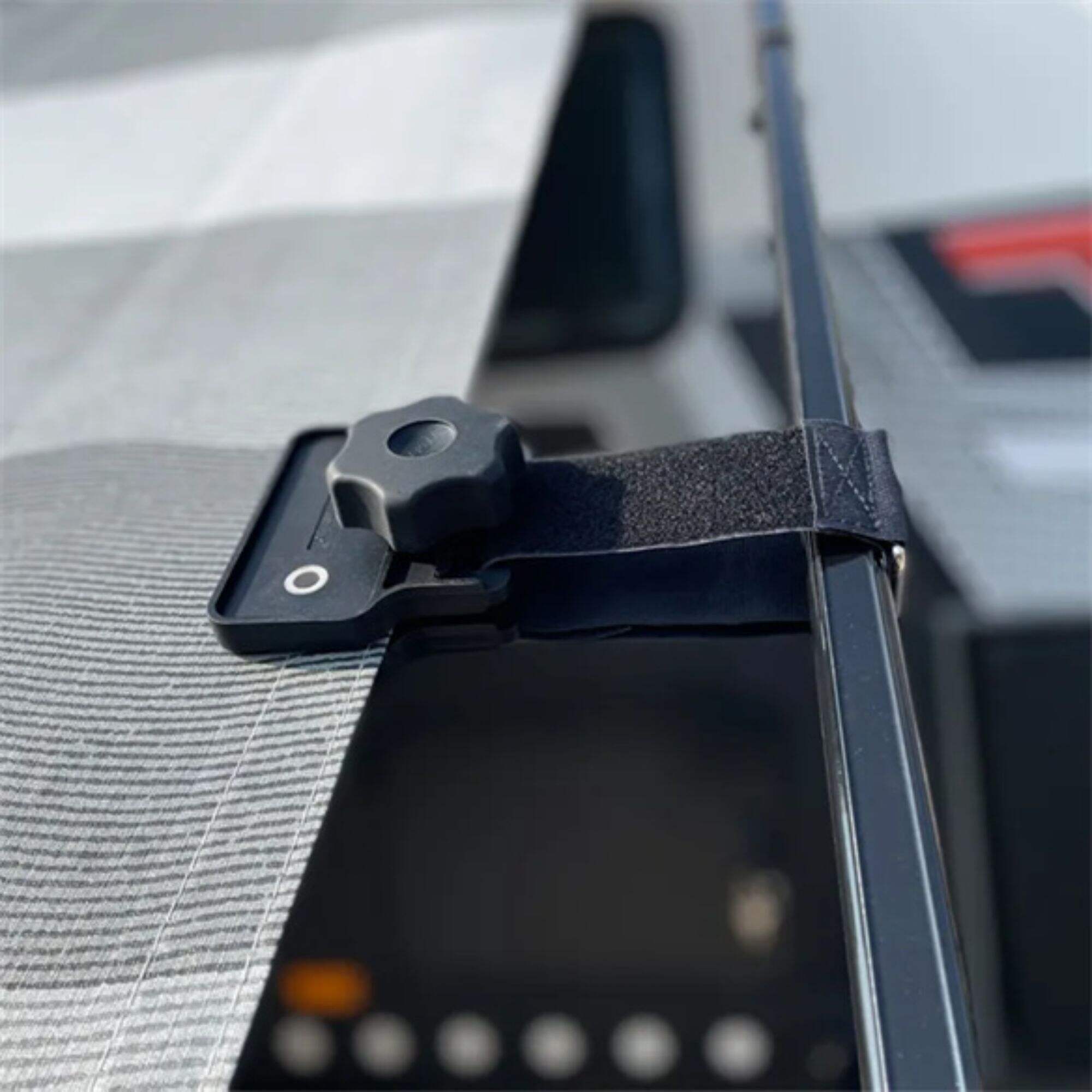 Awning Anti-flagging clamp