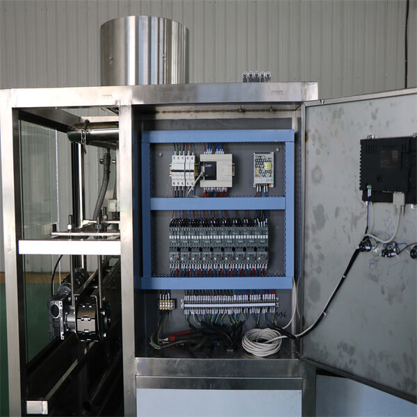 Bleiben Sie Ihren Wettbewerbern stets einen Schritt voraus mit unseren hochmodernen Mini-Wasserabfüllmaschinen.