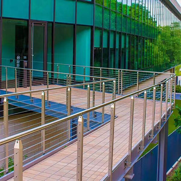 Using Steel Cable Balustrades