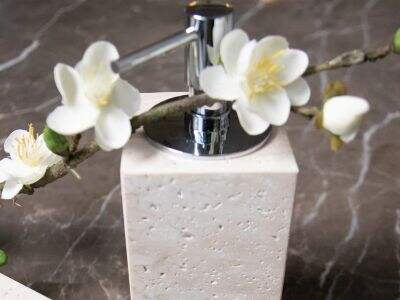 Как чистить подносы из травертина, не повредив натуральную поверхность