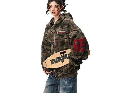 Ano ang isuot kasama ang jean jacket para sa mga lalaki