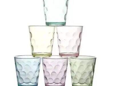 Miksi suurten määrien muovikuppien tilaukset suosivat OEM-tehtaissa