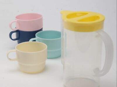 Miten räätälöityjen muovikuppien valmistus tukee private label -juomamerkkejä