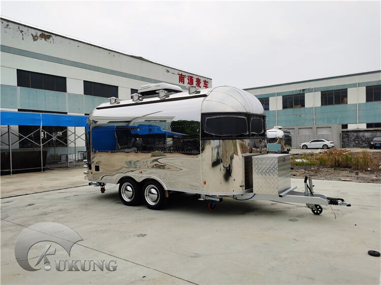 UKUNG hot sale productive baking equipment mobile ice cream machine customized snack machines airstream food truck supplier