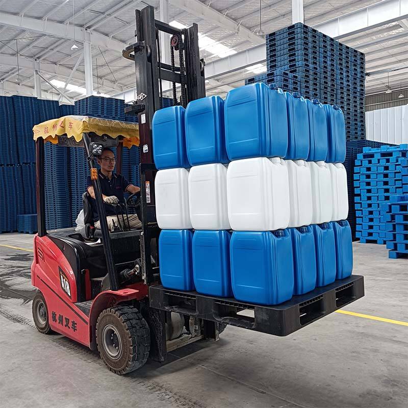 Stackable plastic drums for safe transport and long-term storage