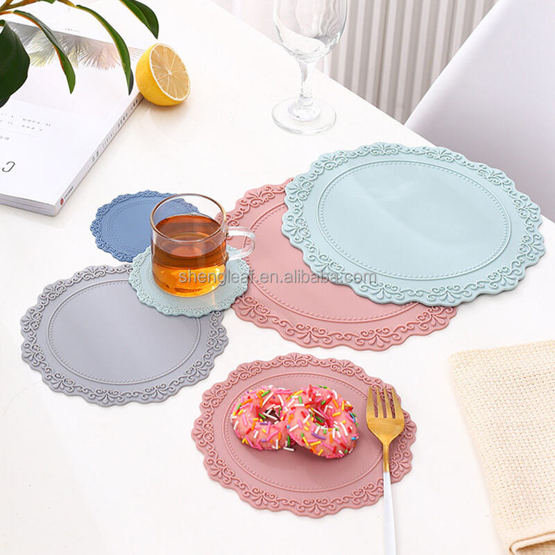 product custom eco friendly heat resistant silicone coasters  place mats with scalloped edge and lace embossed design for dining table-0