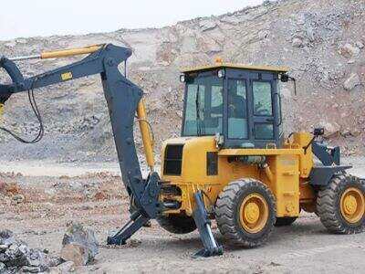 The Practical Advantages of Backhoe Loader in Road Construction