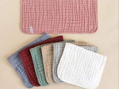 The Evolution of baby bibs: From Traditional Cloth to Modern Materials