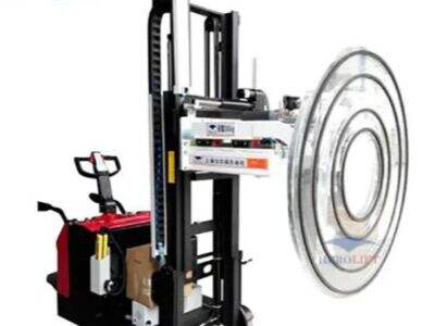 What is a vacuum glass lifter?